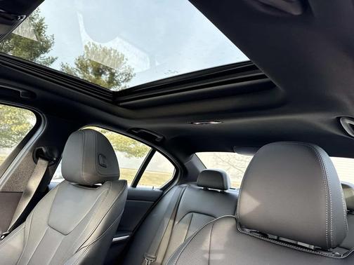 2026 BMW 330 xDrive NA