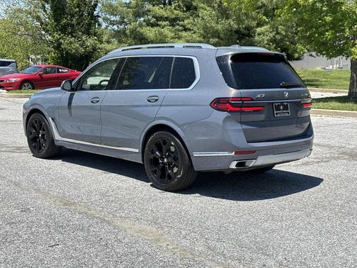Sparkling Copper Metallic 2026 BMW X7 xDrive40i