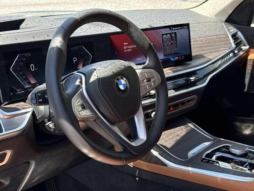 Sparkling Copper Metallic 2026 BMW X7 xDrive40i