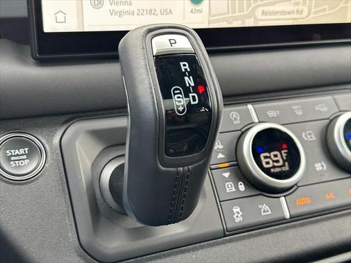2023 Land Rover Defender 130 X-Dynamic SE