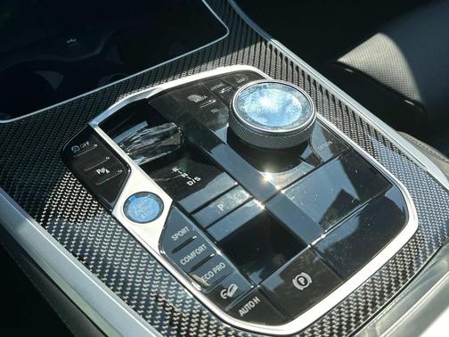 White 2024 BMW X5 M60i