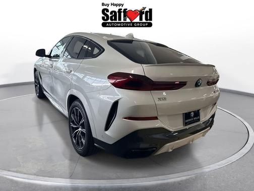 2021 BMW X6 M50i