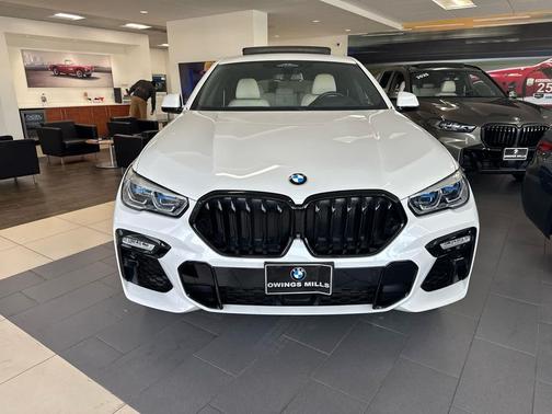 2021 BMW X6 M50i