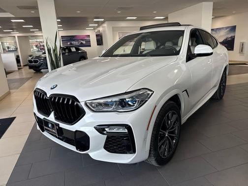 2021 BMW X6 M50i