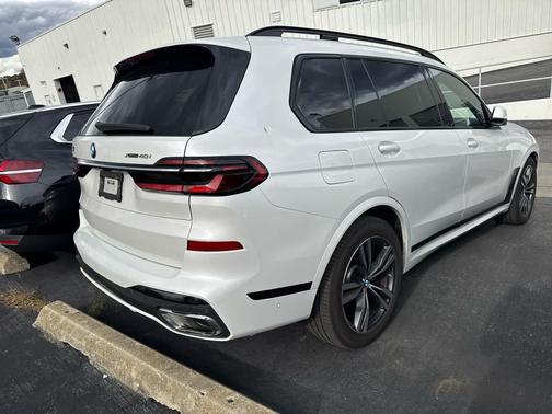 2023 BMW X7 xDrive40i