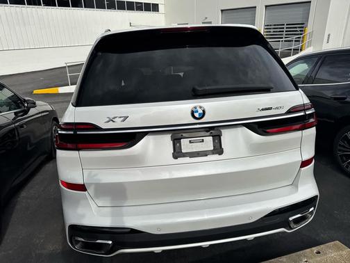 2023 BMW X7 xDrive40i