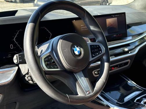 2023 BMW X7 xDrive40i