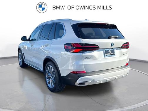 Mineral White Metallic 2026 BMW X5 PHEV xDrive50e