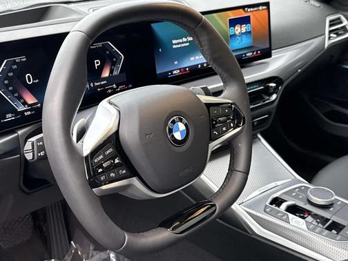 2025 BMW 330 i xDrive