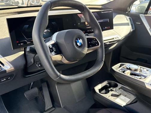 2026 BMW iX xDrive45