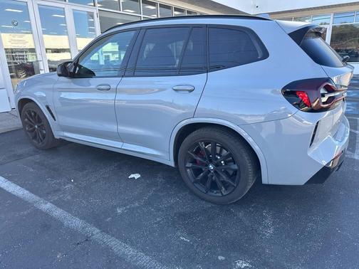 2023 BMW X3 M40i