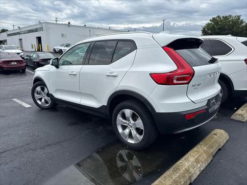 2020 Volvo XC40 T5 Momentum