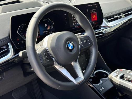 Space Silver Metallic 2025 BMW X1 xDrive28i