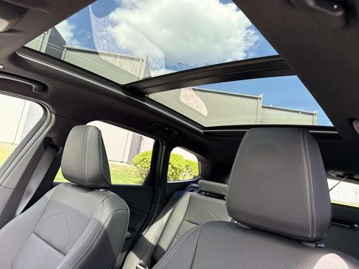 Space Silver Metallic 2025 BMW X1 xDrive28i