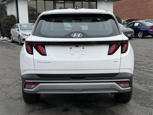 2025 Hyundai TUCSON SE