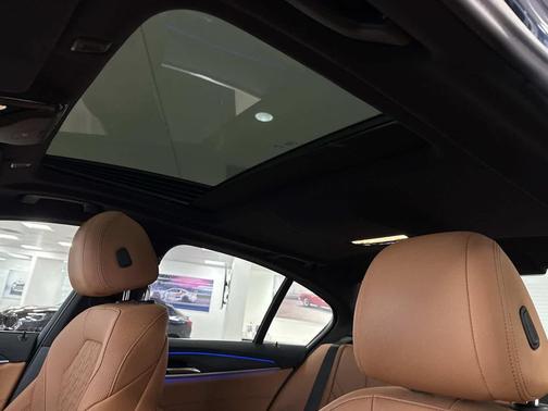 2023 BMW 530 i xDrive