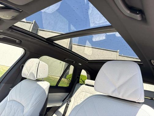 Tanzanite Blue II Metallic 2026 BMW X5 PHEV xDrive50e