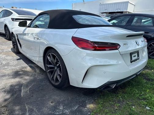 Alpine White 2025 BMW Z4 M40i