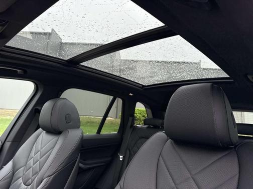 Black Sapphire Metallic 2026 BMW X5 xDrive40i