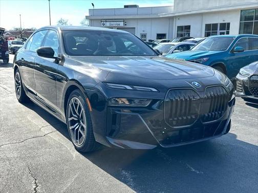 2025 BMW 750e i xDrive