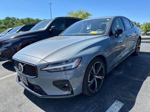 Gray 2024 Volvo S60 B5 Core Dark Theme
