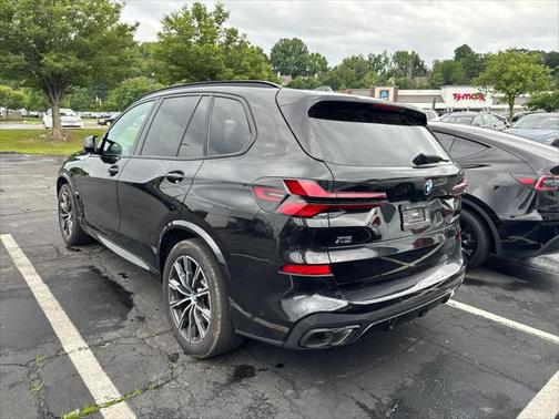 2024 BMW X5 M60i