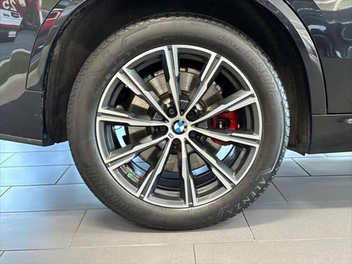2024 BMW X5 M60i