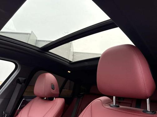 2025 BMW X4 xDrive30i