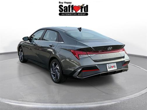 2025 Hyundai ELANTRA SEL