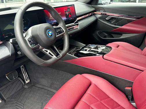 2025 BMW i5 xDrive40