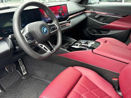 2025 BMW i5 xDrive40