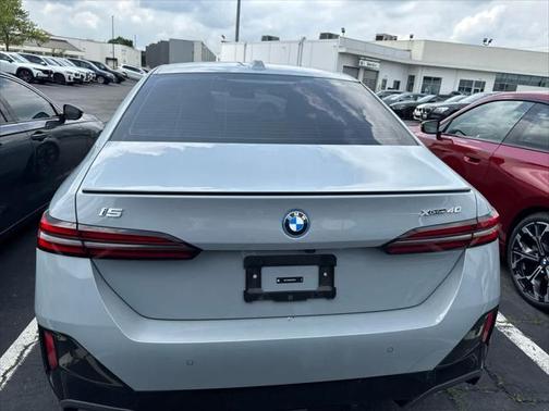 2025 BMW i5 xDrive40