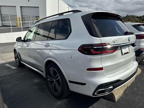 2024 BMW X7 xDrive40i
