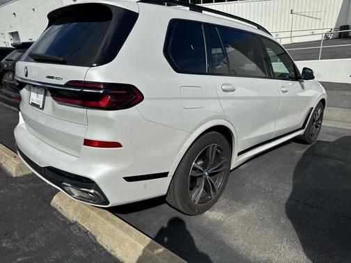 2024 BMW X7 xDrive40i