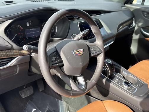 2019 Cadillac XT4 Premium Luxury