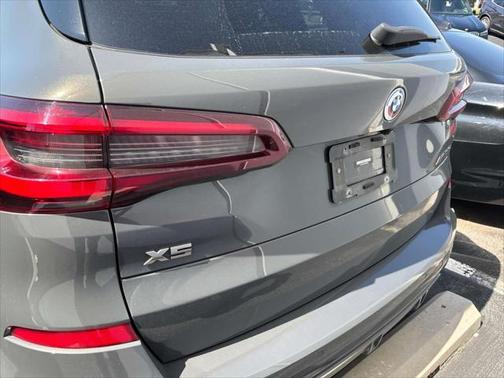 2022 BMW X5 M50i