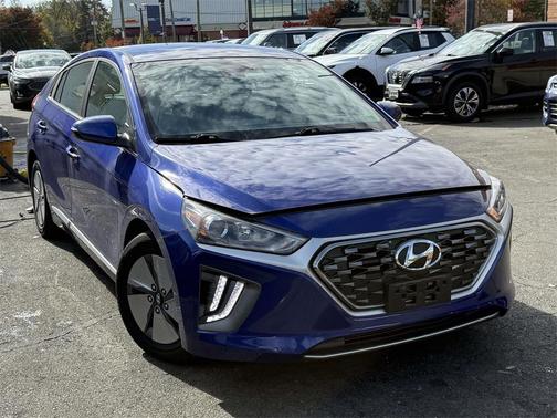 2022 Hyundai IONIQ Hybrid SE