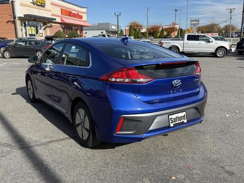 2022 Hyundai IONIQ Hybrid SE