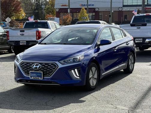 2022 Hyundai IONIQ Hybrid SE