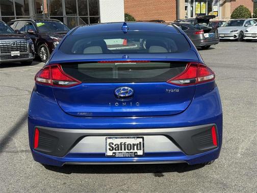 2022 Hyundai IONIQ Hybrid SE