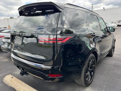 2023 Land Rover Discovery P300 S R-Dynamic