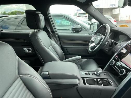 2023 Land Rover Discovery P360 Metropolitan Edition