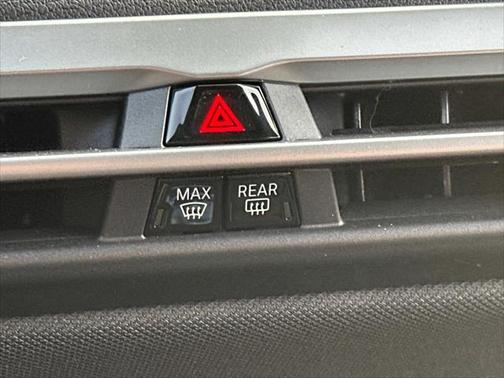 2025 BMW iX xDrive50