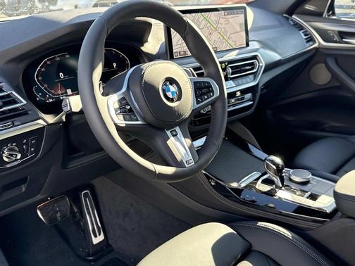 2025 BMW X4 xDrive30i