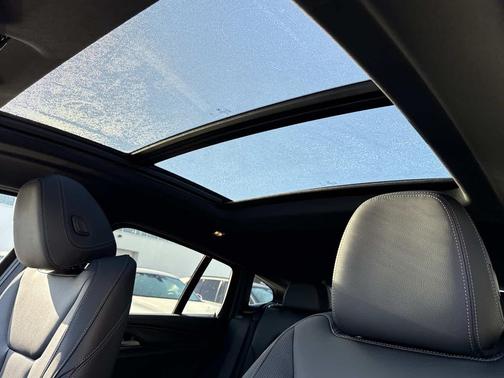 2025 BMW X4 xDrive30i