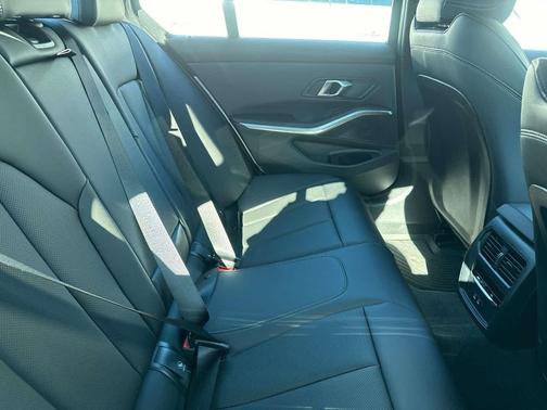 2024 BMW 330 i xDrive