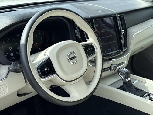2020 Volvo XC60 T5 Inscription