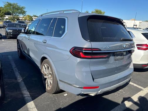 2023 BMW X7 xDrive40i