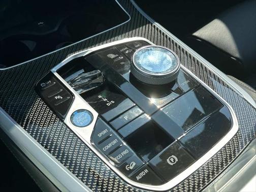 2024 BMW X5 M60i