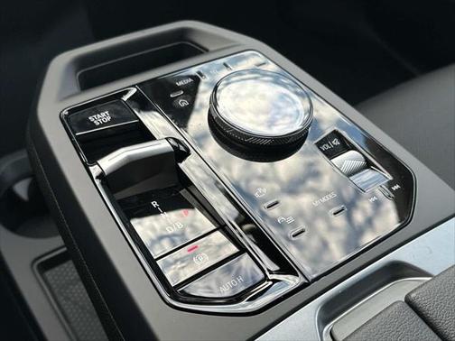 2025 BMW iX xDrive50